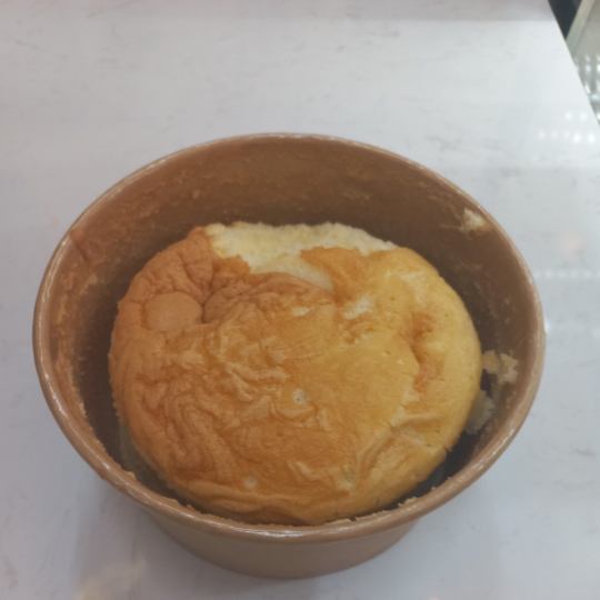 Bánh bông lan tròn lớn